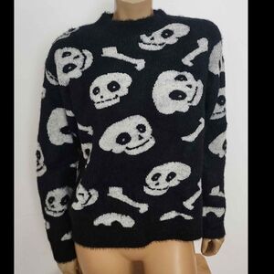 SHEIN Black & White Skull Pattern Crewneck Sweater